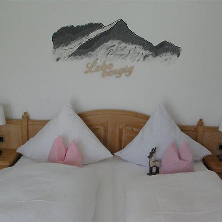Hotel Gaestehaus Ulrich Neuner Wallgau Esterno foto